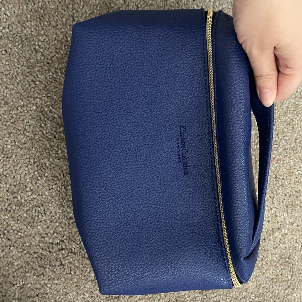 Elizabeth Arden makeup bag